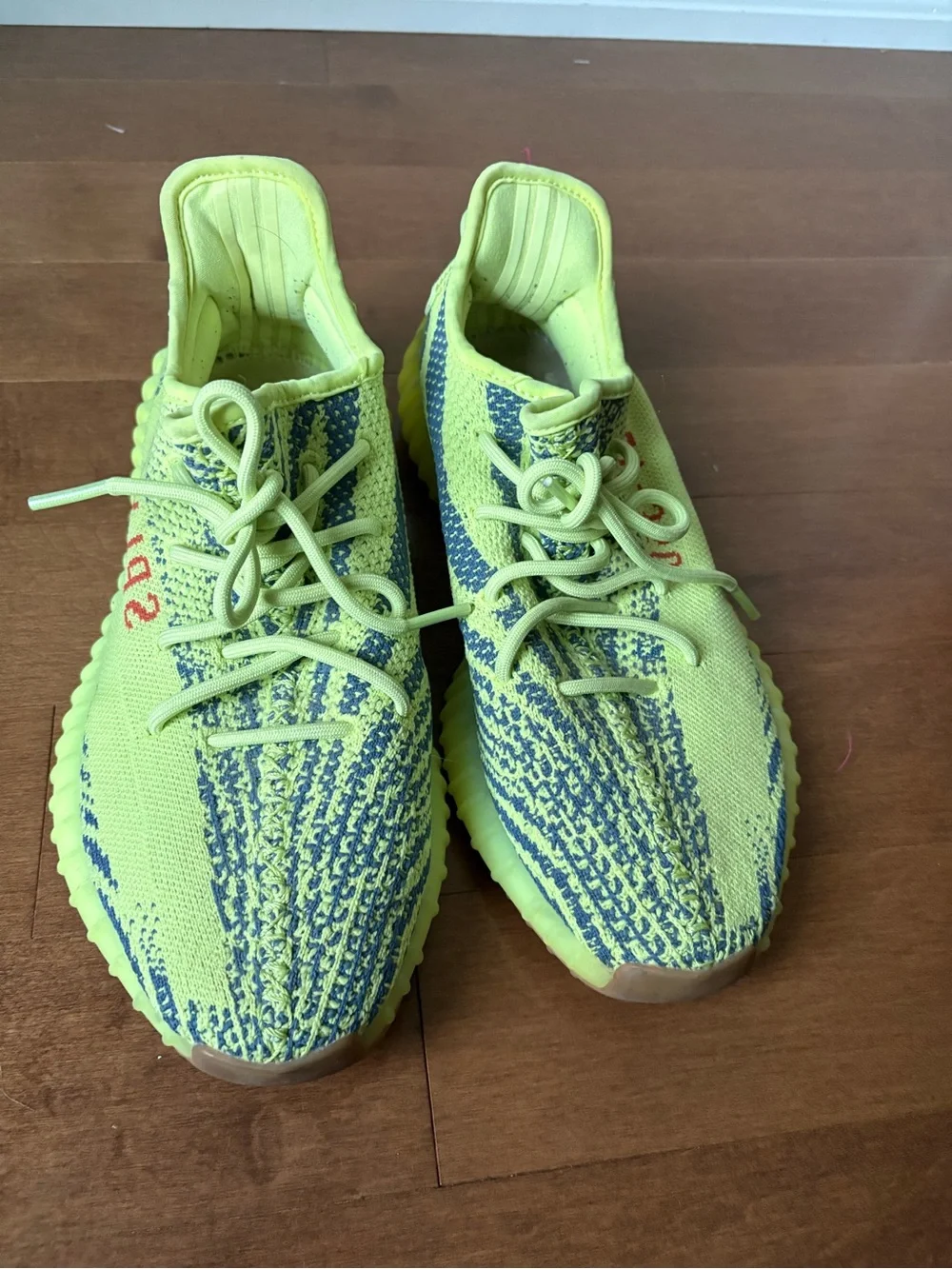Adidas • Yeezy Boost 350 V2 • Size 10 - Picture 2 of 5